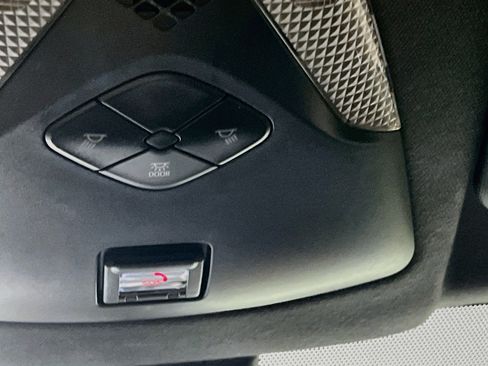 Used 2020 Toyota C-HR XLE FWD image 22