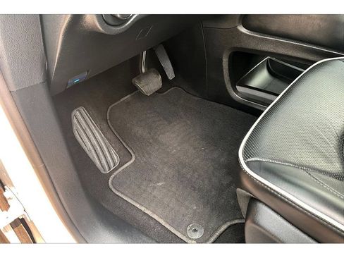 Certified 2025 Chrysler Pacifica Limited FWD image 30