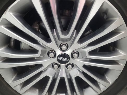 Used 2018 Lincoln MKX Reserve image 31