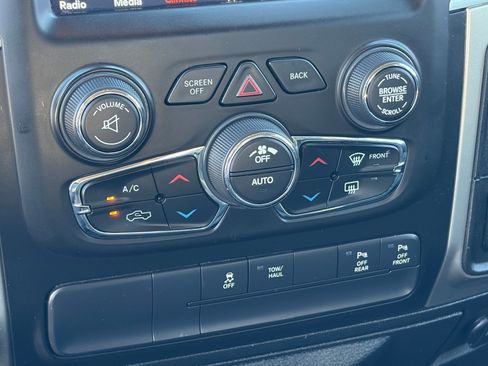 Used 2019 RAM 1500 Big Horn RWD image 25