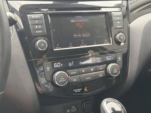 Used 2021 Nissan Rogue Sport SV FWD image 22
