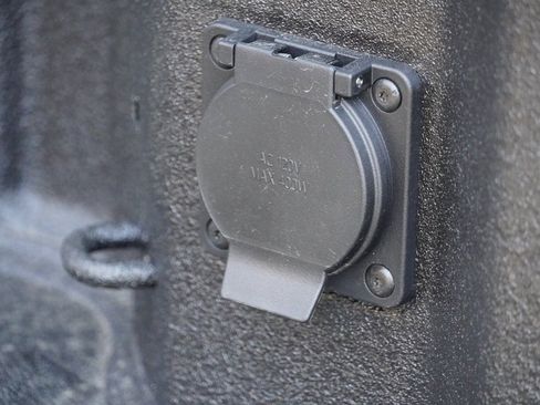 New 2026 GMC Sierra 1500 SLT image 31