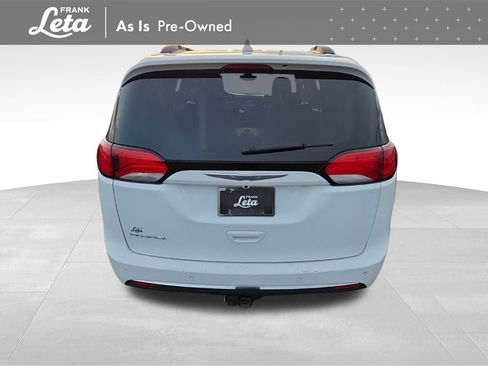 Used 2017 Chrysler Pacifica Touring-L w/ Tire & Wheel Group image 10