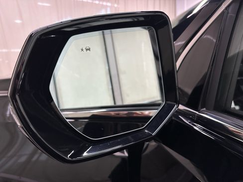 Used 2025 GMC Yukon Denali AWD/4WD image 28