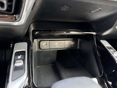 Used 2023 Kia Sorento SX image 23