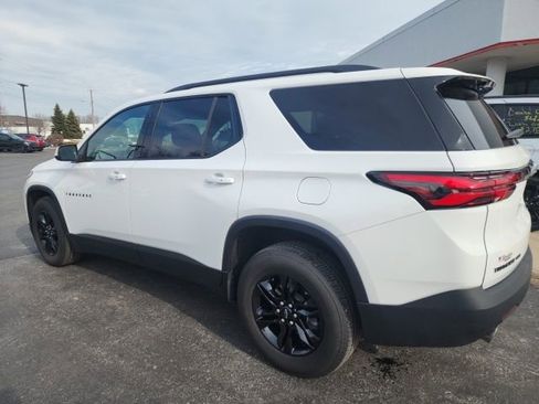 Used 2023 Chevrolet Traverse LT w/ Midnight/Sport Edition image 4