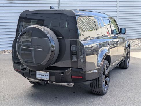 New 2026 Land Rover Defender 130 X-Dynamic SE AWD/4WD image 5