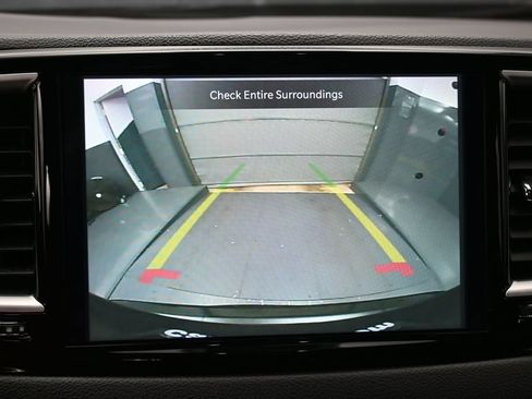 Used 2025 Chrysler Pacifica Select FWD image 10