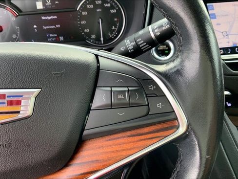 Used 2021 Cadillac XT5 Premium Luxury image 18