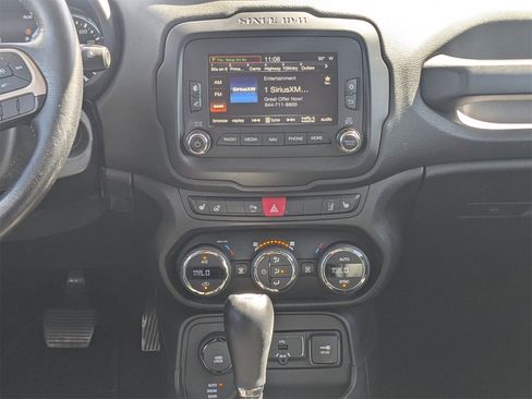 Used 2015 Jeep Renegade Limited w/ Advanced Technology Group image 19