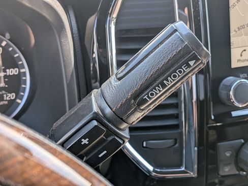 Used 2021 Nissan Titan Platinum Reserve w/ Moonroof Package image 23