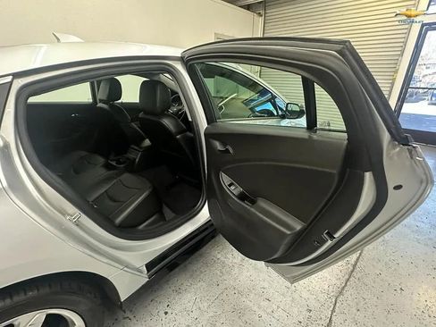 Used 2017 Chevrolet Volt LT w/ Comfort Package image 15