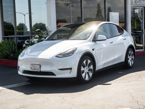 Used 2020 Tesla Model Y Long Range AWD/4WD image 1
