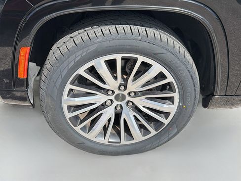 Used 2022 Jeep Grand Wagoneer Series III image 44