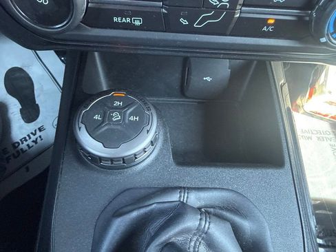 Used 2022 Ford Bronco 2-Door AWD/4WD image 19