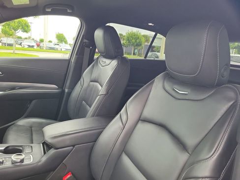 Used 2025 Cadillac XT4 Premium Luxury FWD image 22