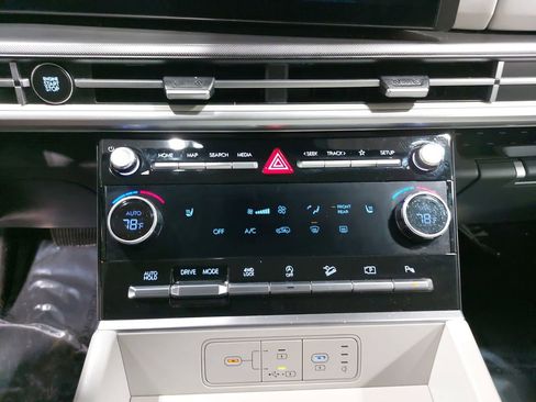 Certified 2025 Hyundai Santa Fe SEL image 22