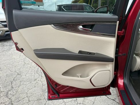 Used 2016 Lincoln MKX Reserve w/ Technology Package AWD/4WD image 10
