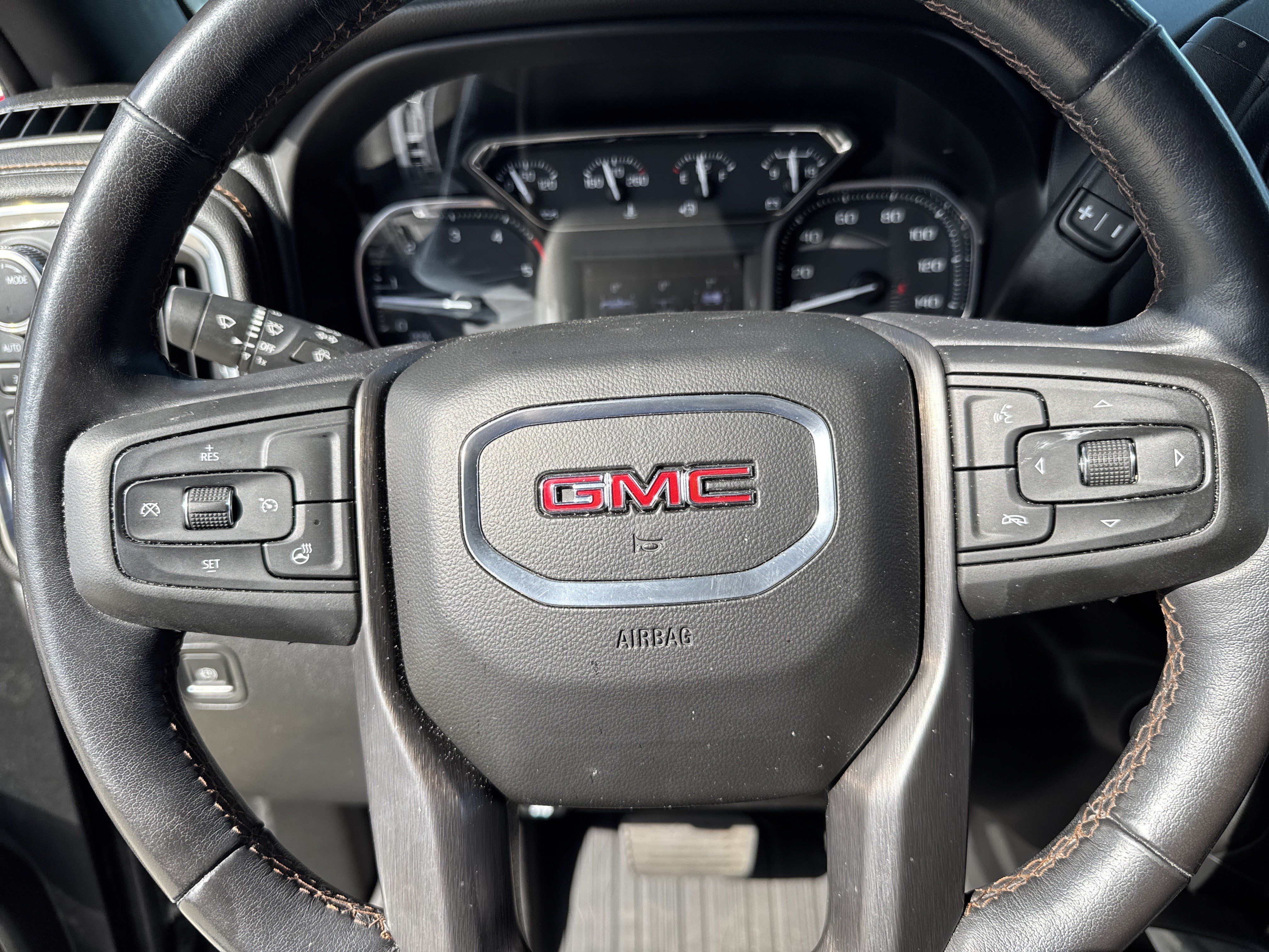 Used 2022 GMC Sierra 3500 AT4 AWD/4WD image 14