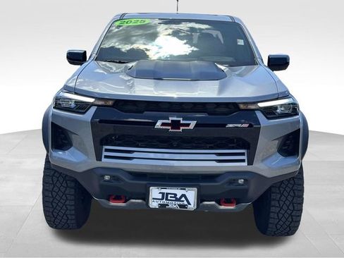 Used 2025 Chevrolet Colorado ZR2 w/ Technology Package AWD/4WD image 21