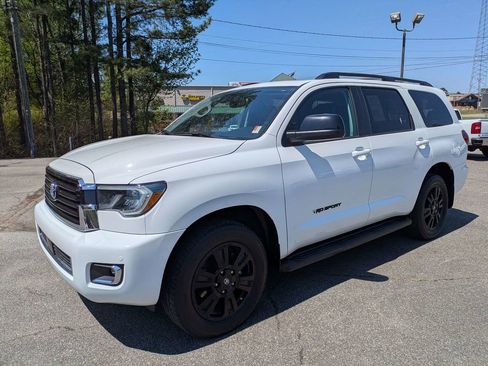 Used 2019 Toyota Sequoia TRD Sport w/ TRD Sport Premium Package AWD/4WD image 8