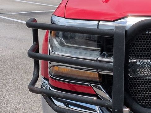Used 2018 Chevrolet Silverado 1500 LT RWD image 10