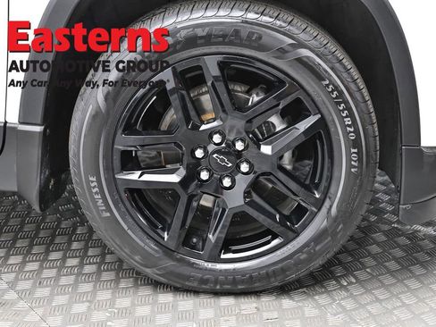 Used 2021 Chevrolet Traverse LT image 33