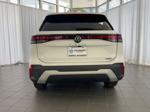 New 2026 Volkswagen Tiguan S image 10
