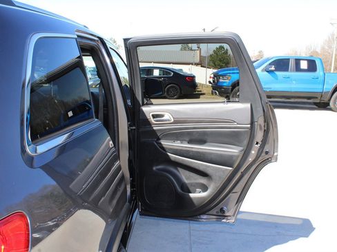 Used 2014 Jeep Grand Cherokee Limited w/ Luxury Group II image 39