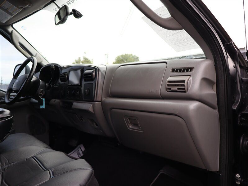 Used 2006 Ford F250 XL AWD/4WD image 14
