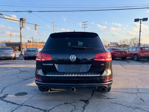 Used 2014 Volkswagen Touareg VR6 image 4