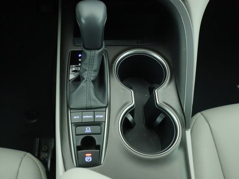 Used 2023 Toyota Camry SE image 24