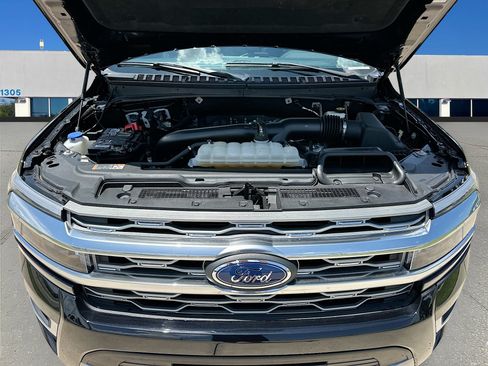 Used 2024 Ford Expedition Max Platinum AWD/4WD image 32