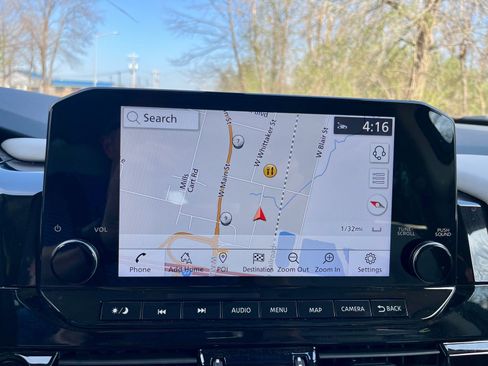 Used 2025 Nissan Pathfinder SL image 12