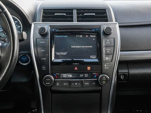 Used 2017 Toyota Camry XLE w/ Moonroof Package image 11