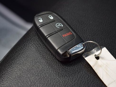 Used 2018 Jeep Compass Latitude w/ Popular Equipment Group AWD/4WD image 40