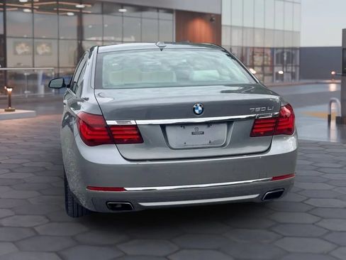 Used 2013 BMW 750Li RWD image 8
