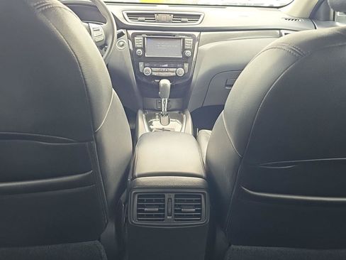 Used 2016 Nissan Rogue SL AWD/4WD image 17