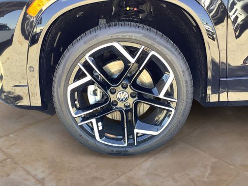New 2026 Volkswagen Tiguan SEL R-Line AWD/4WD image 11