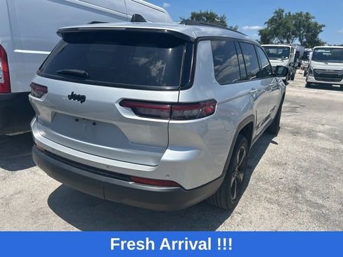 Used 2023 Jeep Grand Cherokee L Laredo RWD image 8