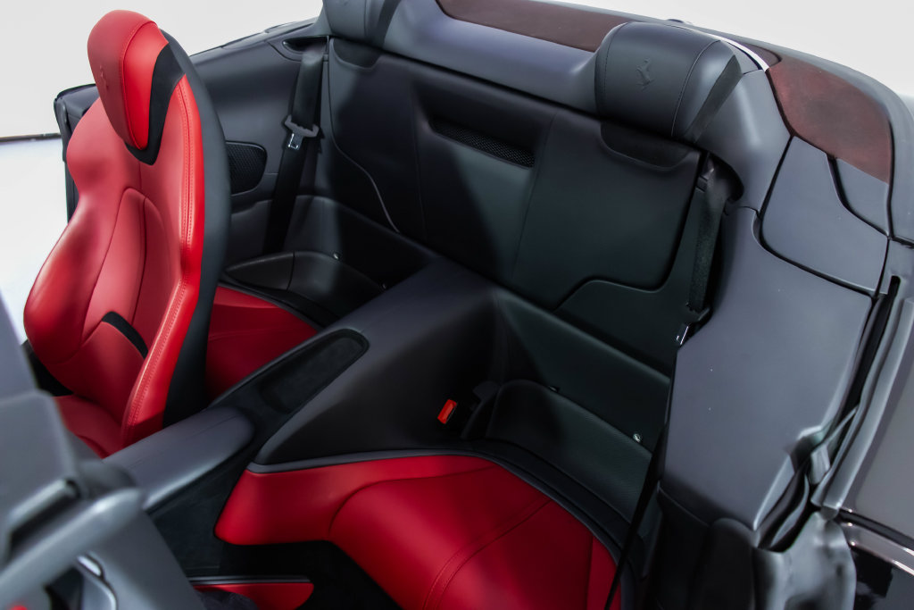 Certified 2024 Ferrari Roma Spider RWD image 44