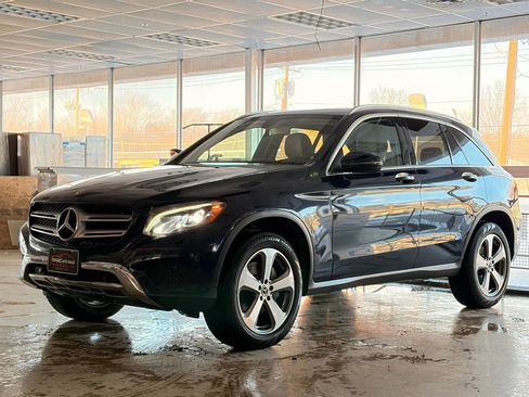 Used 2019 Mercedes-Benz GLC 300 GLC 300 4MATIC Sport Utility 4 image 3