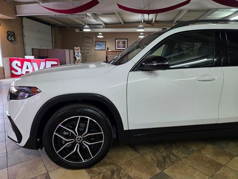 Used 2023 Mercedes-Benz EQB 350 4MATIC SUV image 8