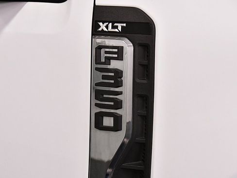 Used 2024 Ford F350 XLT image 10