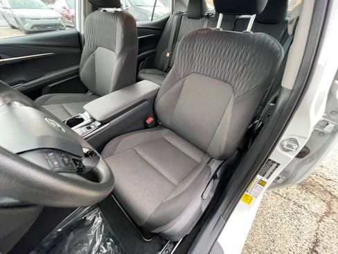 Used 2025 Toyota Camry LE image 34