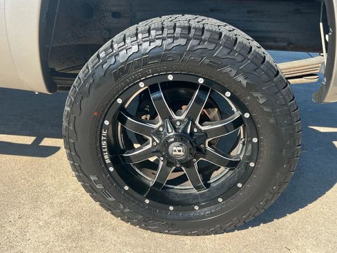 Used 2003 Chevrolet Silverado 2500 LS image 19