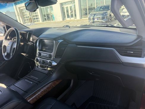 Used 2019 Chevrolet Suburban Premier image 14