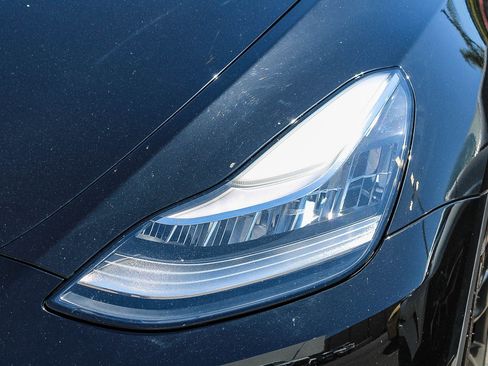 Used 2021 Tesla Model Y Long Range AWD/4WD image 14