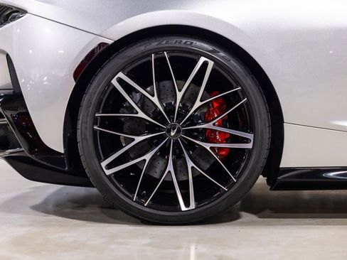Used 2022 McLaren GT RWD image 25