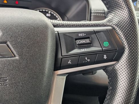 Used 2024 Mitsubishi Outlander SE image 18